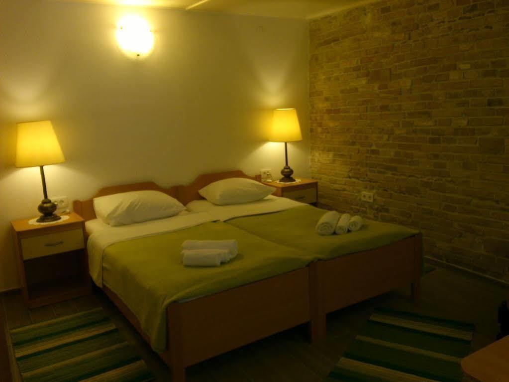 Ana Zadar